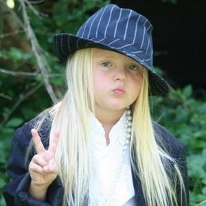 Meet your Posher, Loretta